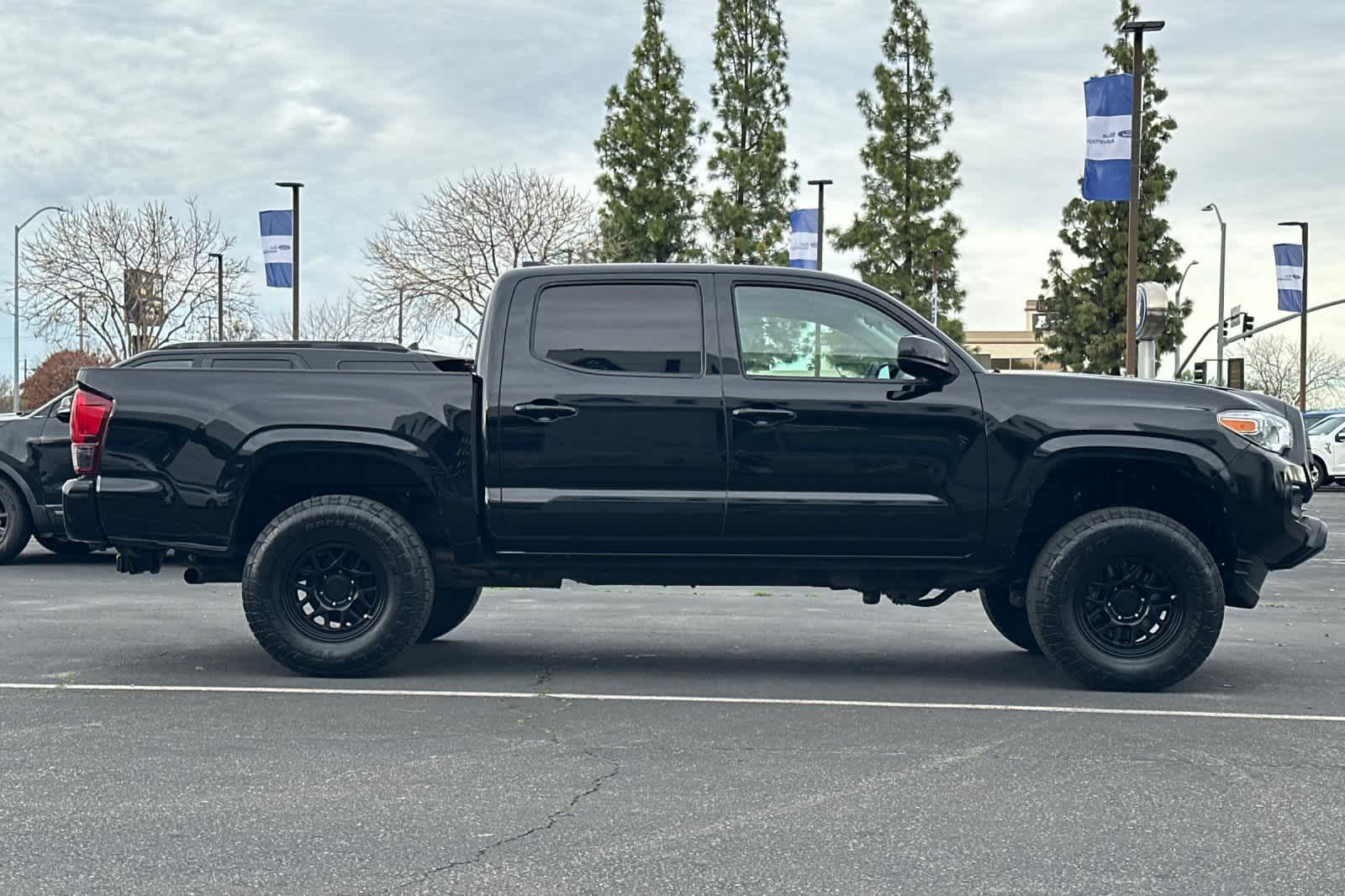 Thumbnail: 2022 Toyota Tacoma - 8