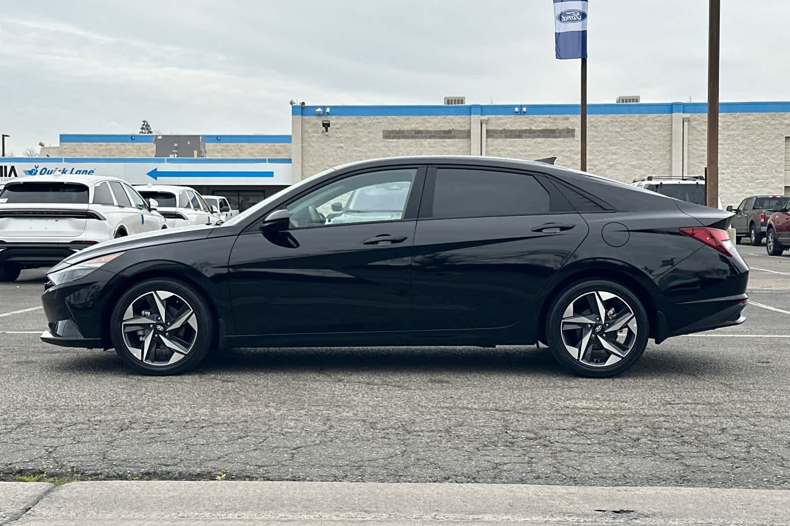 Thumbnail: 2023 Hyundai Elantra - 6