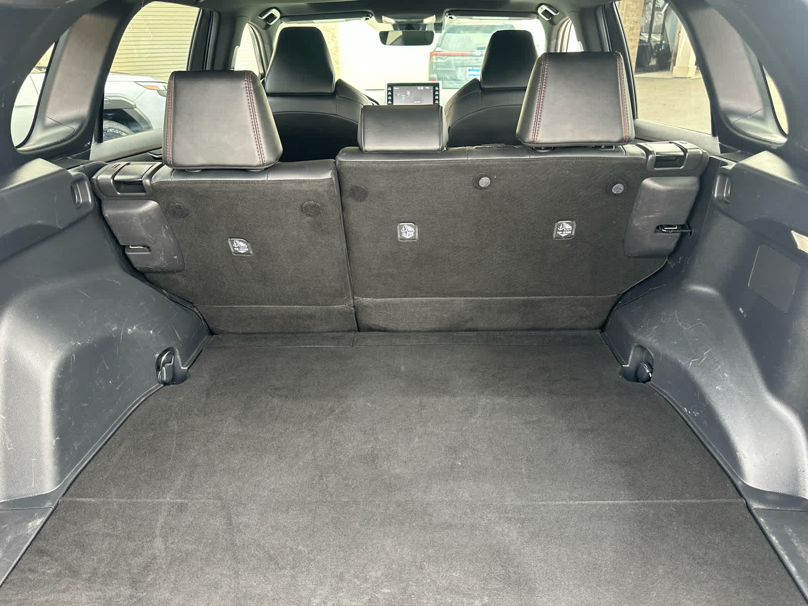 Thumbnail: 2022 Toyota RAV4 - 21