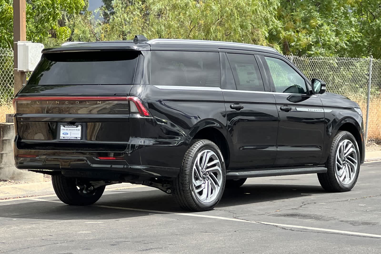 Thumbnail: 2026 Lincoln Navigator L - 2