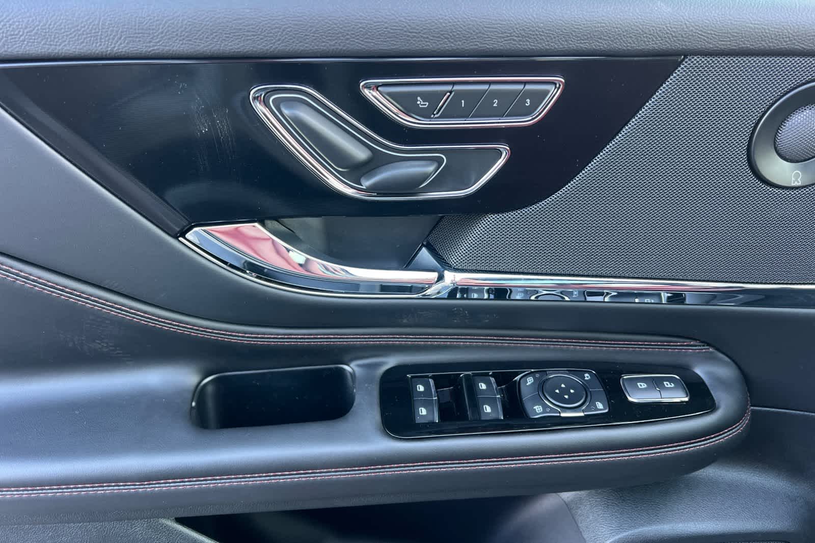 Thumbnail: 2026 Lincoln Corsair - 13