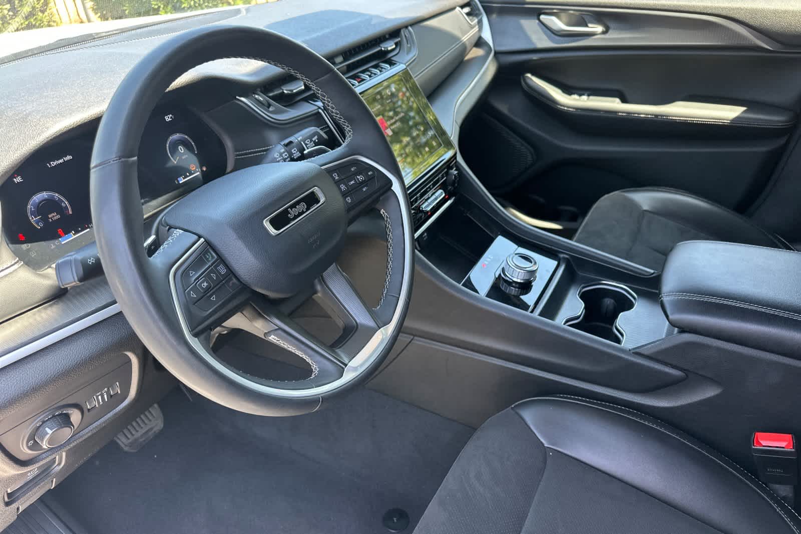 Thumbnail: 2023 Jeep Grand Cherokee - 12