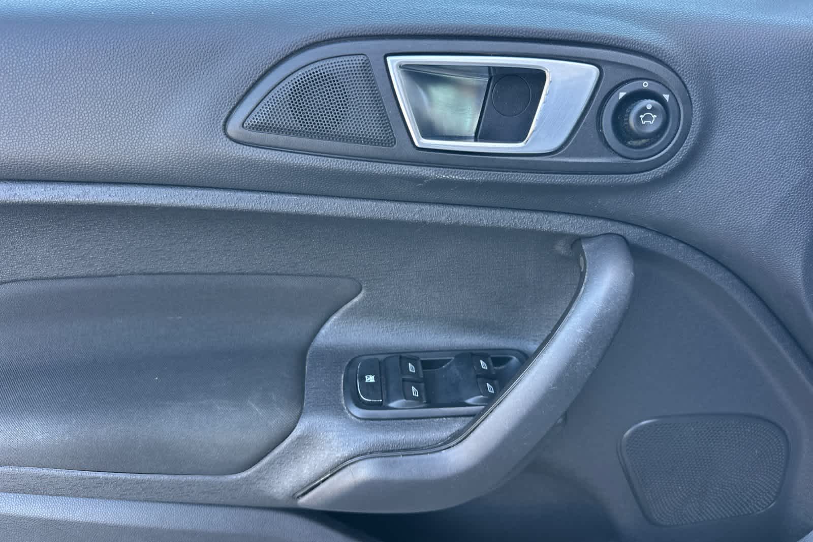 Thumbnail: 2016 Ford Fiesta - 12