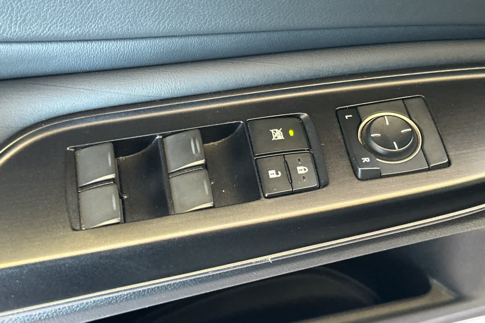 Thumbnail: 2019 Lexus ES - 14