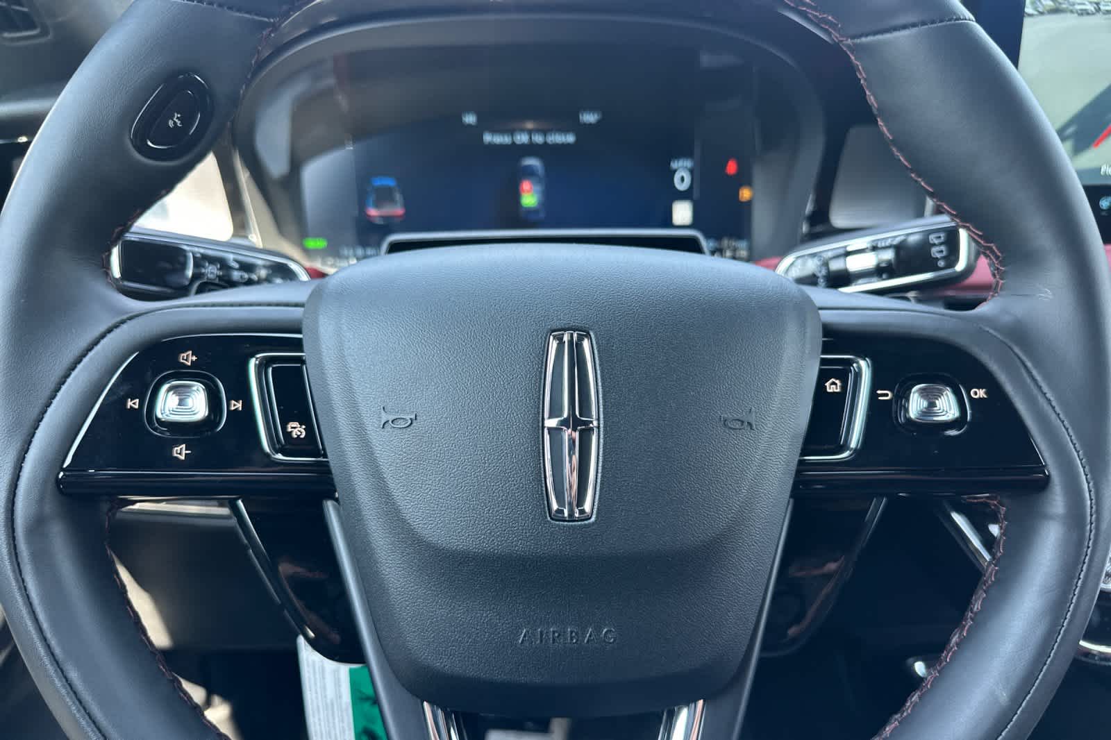 Thumbnail: 2025 Lincoln Corsair - 24