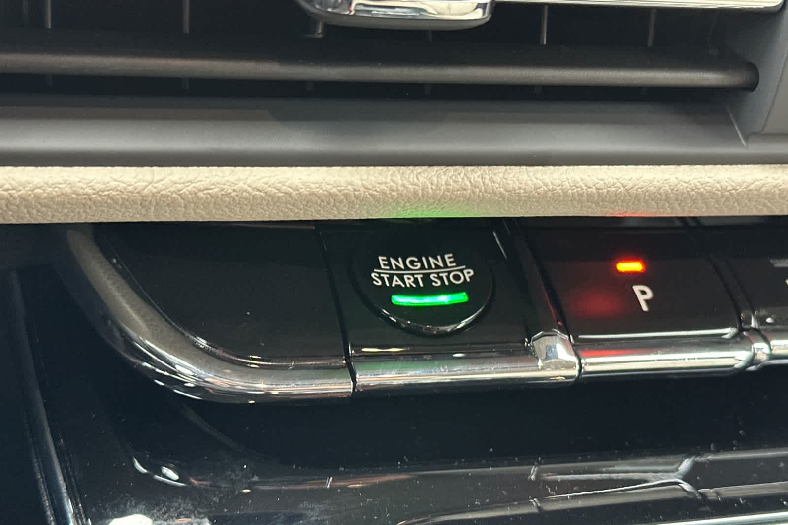 Thumbnail: 2025 Lincoln Corsair - 24