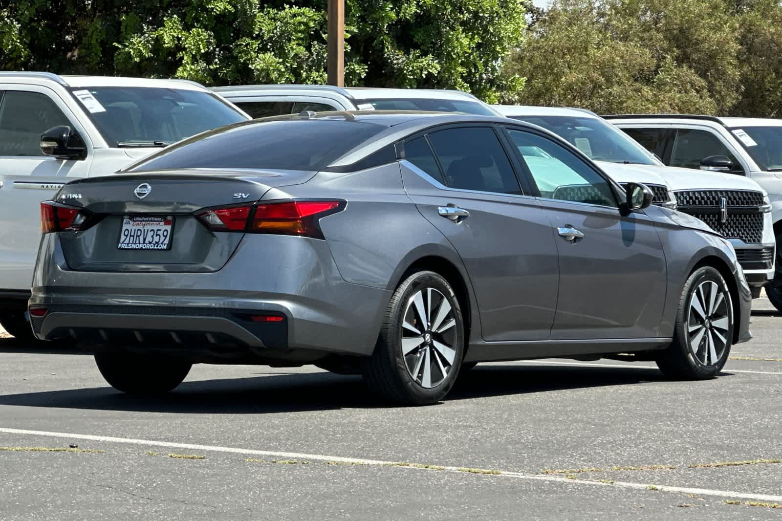 Used 2021 Nissan Altima SV with VIN 1N4BL4DV0MN360512 for sale in Fresno, CA
