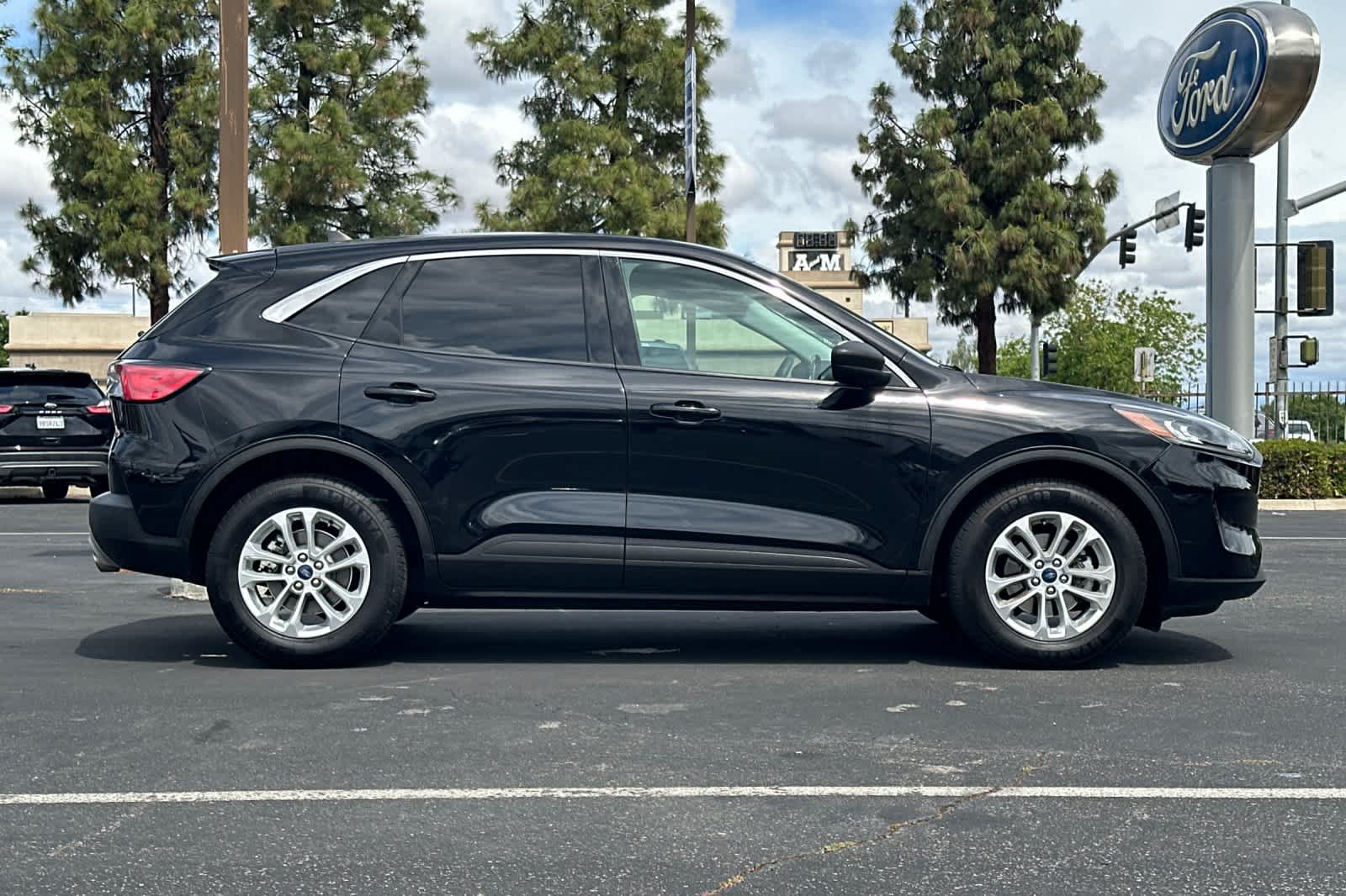 Thumbnail: 2022 Ford Escape - 8