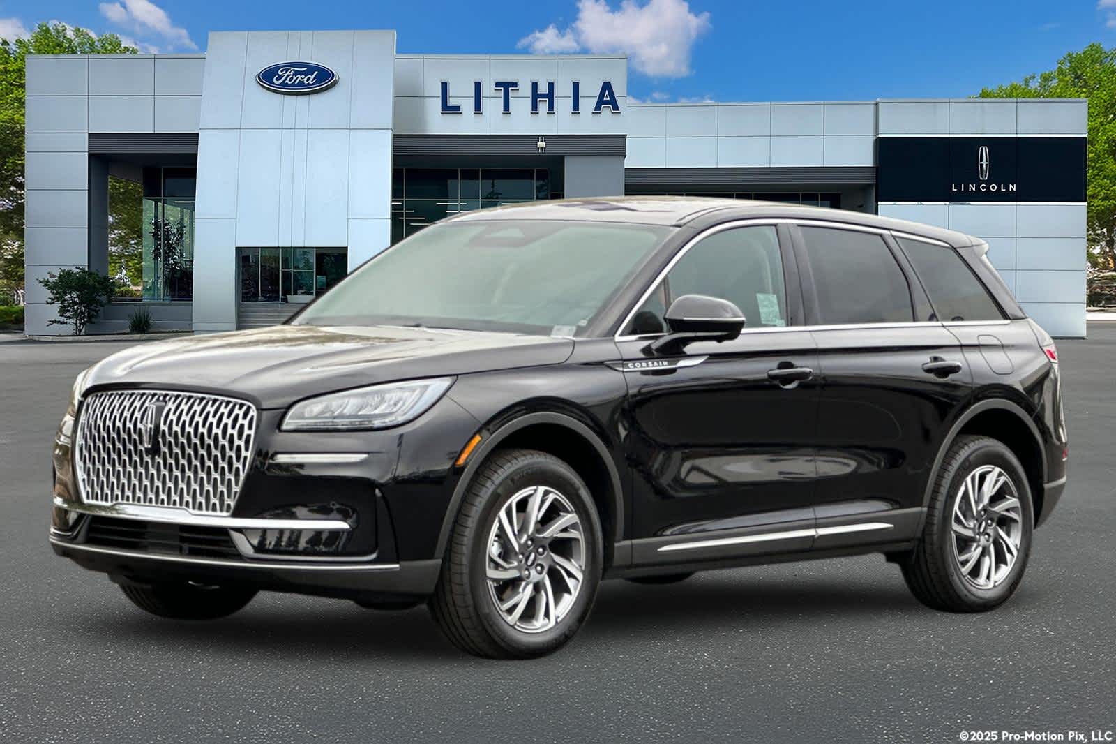 Thumbnail: 2025 Lincoln Corsair - 1