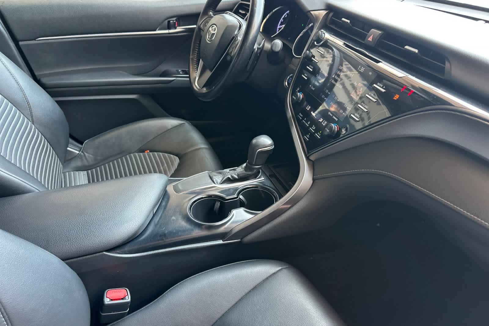 Thumbnail: 2019 Toyota Camry - 16
