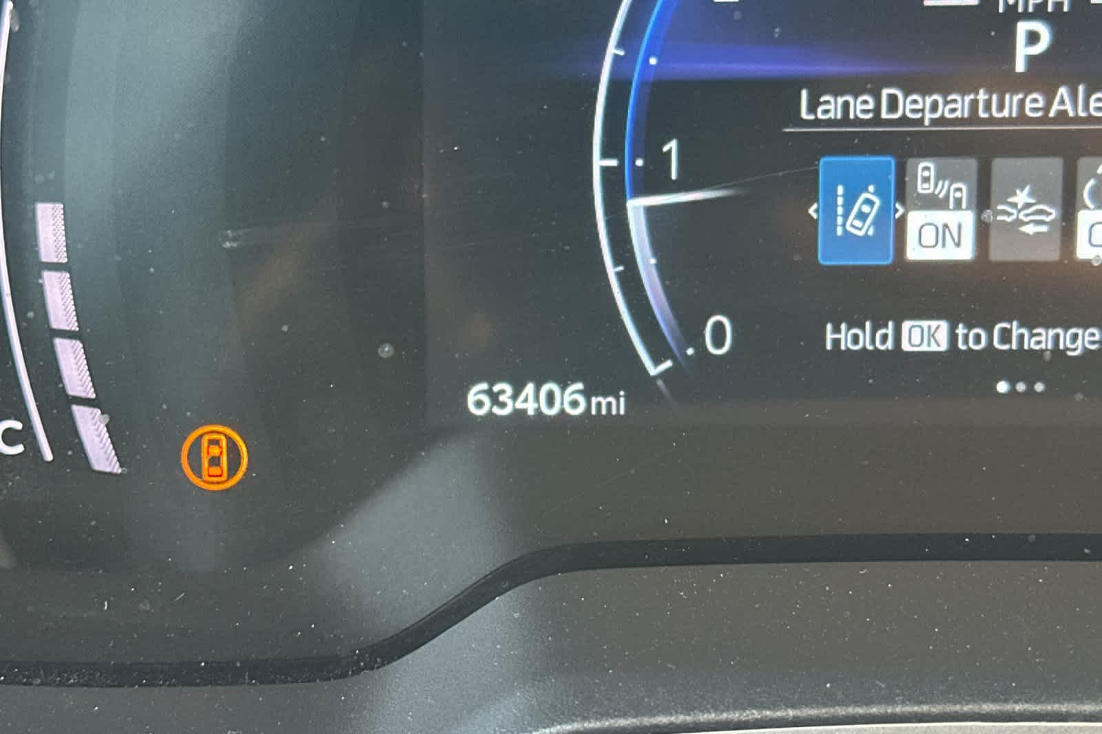 Thumbnail: 2023 Toyota Corolla Cross - 25