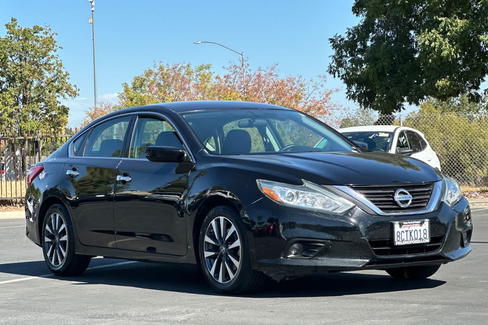 Thumbnail: 2017 Nissan Altima - 9