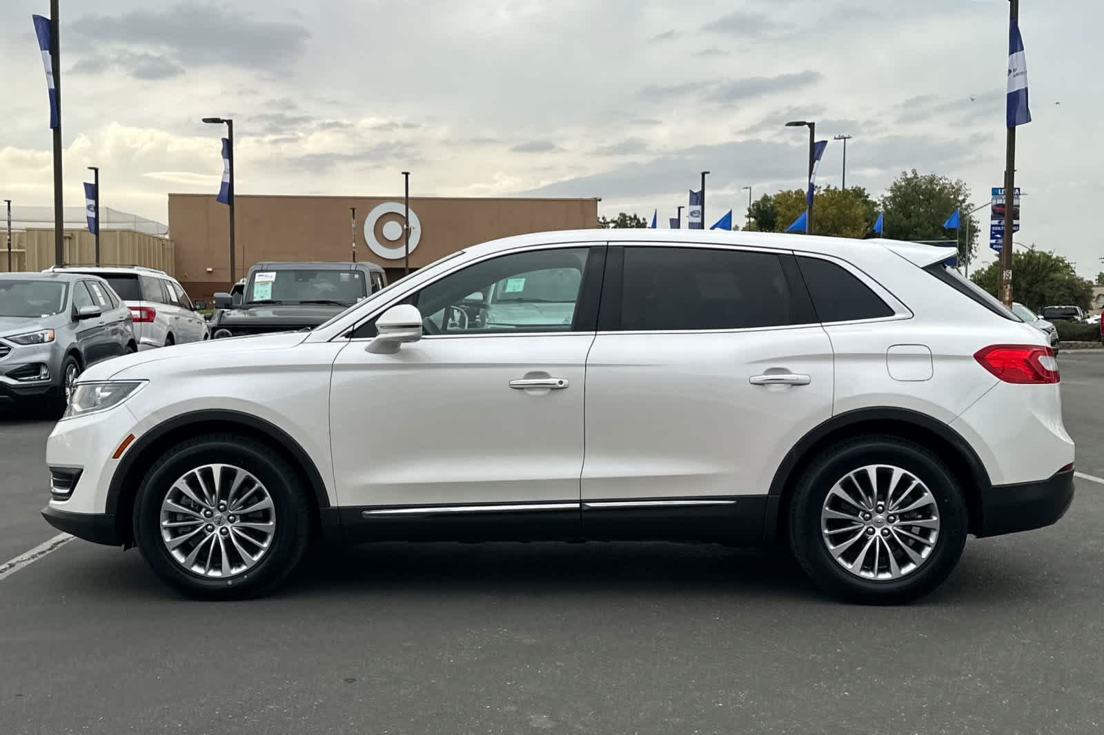 Thumbnail: 2017 Lincoln MKX - 5