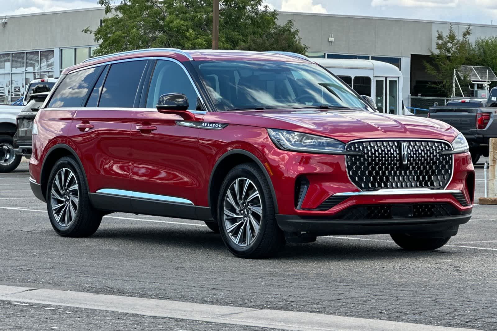 Thumbnail: 2026 Lincoln Aviator - 9
