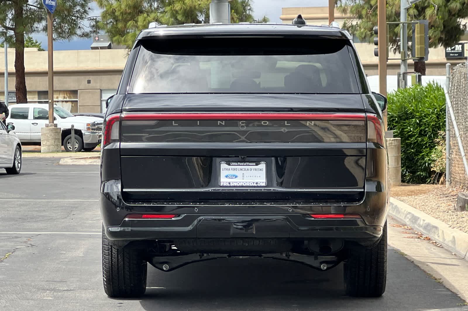 Thumbnail: 2026 Lincoln Navigator L - 7