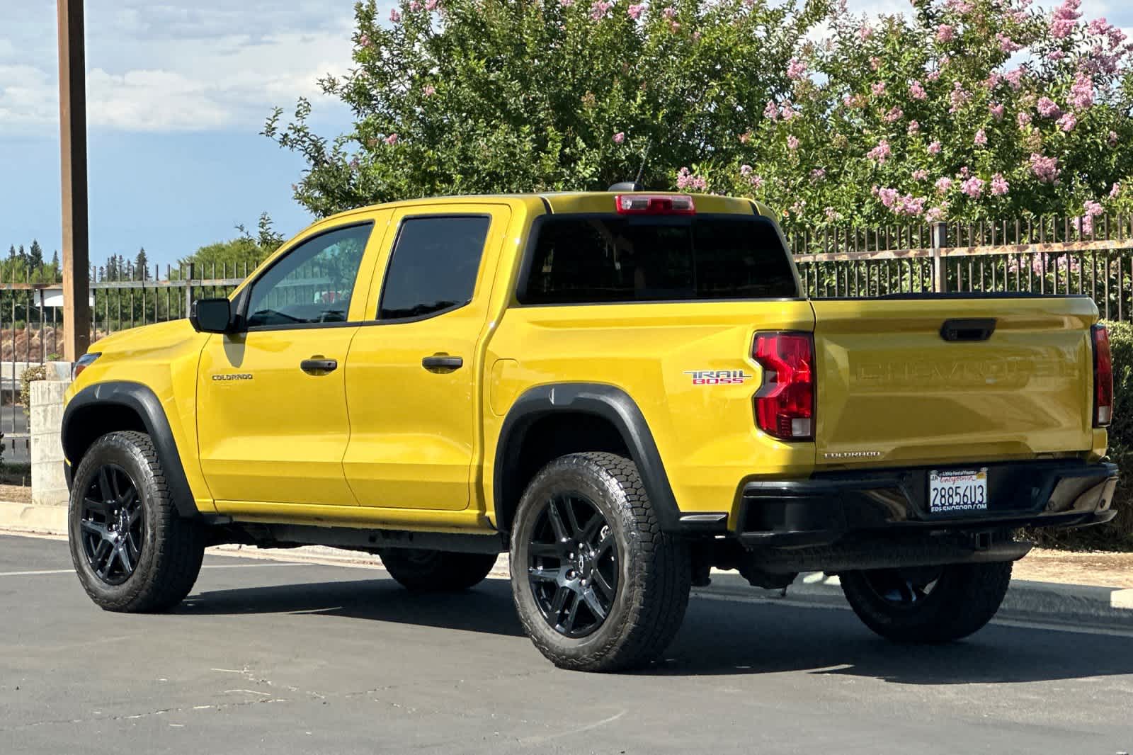 Thumbnail: 2023 Chevrolet Colorado - 6