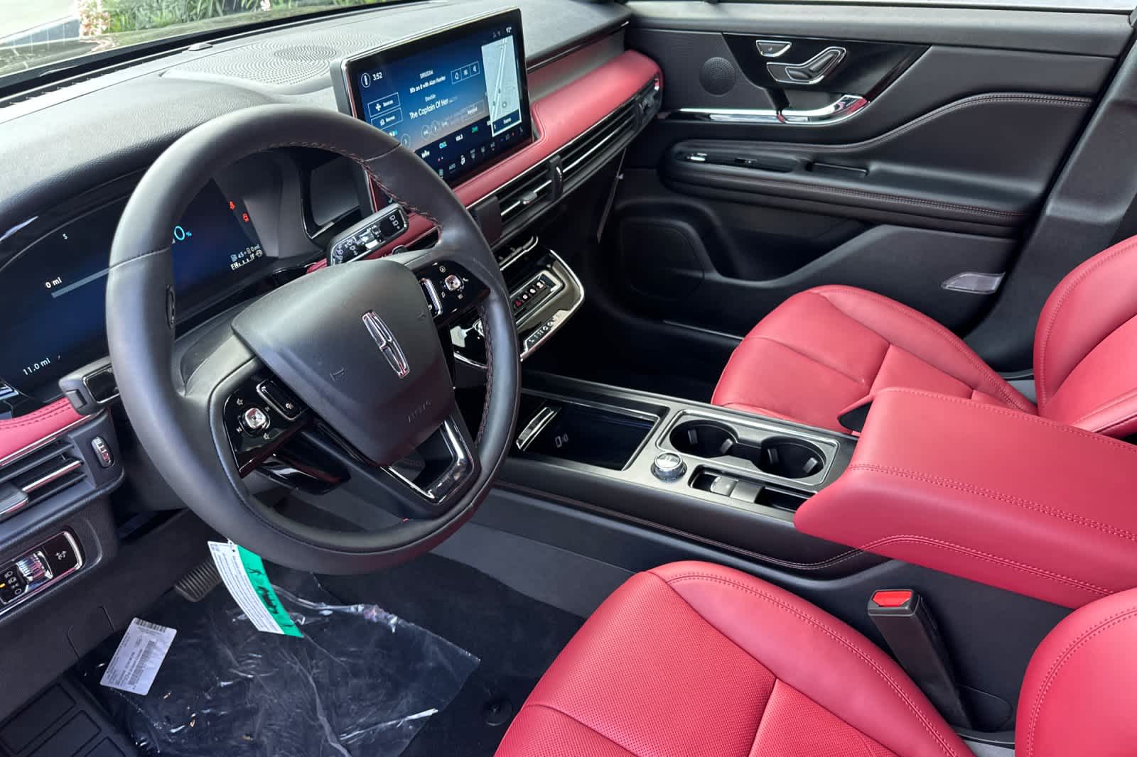 Thumbnail: 2025 Lincoln Corsair - 12