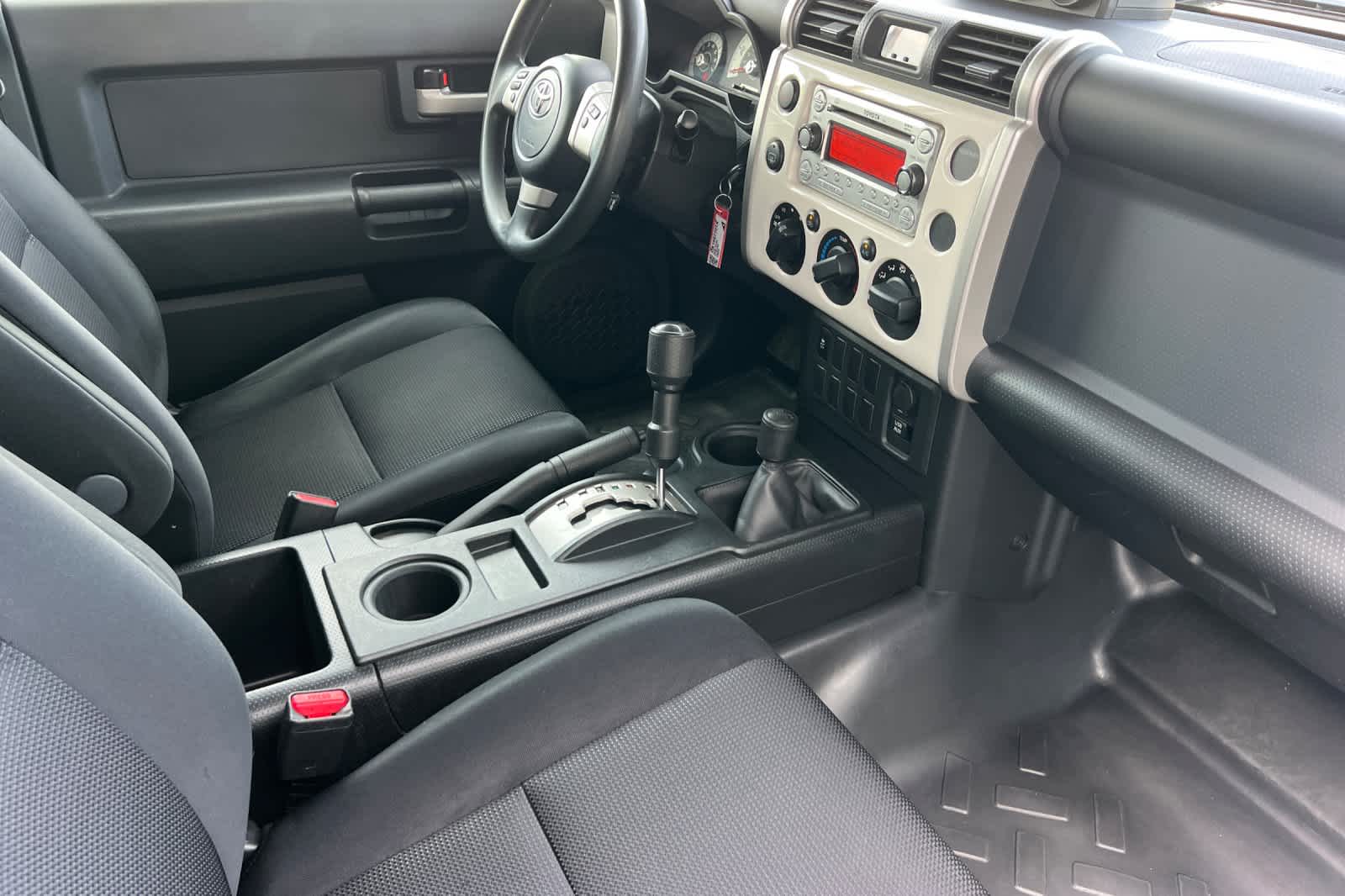 Thumbnail: 2013 Toyota FJ Cruiser - 16