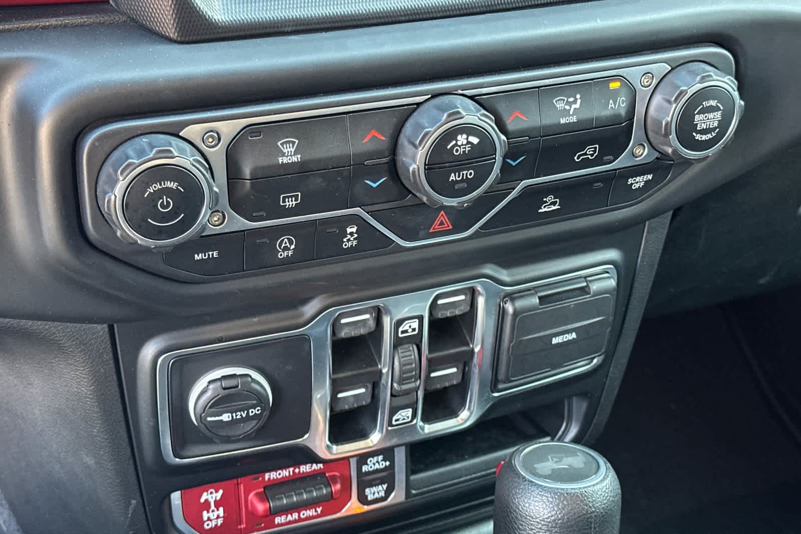 Thumbnail: 2023 Jeep Wrangler - 21