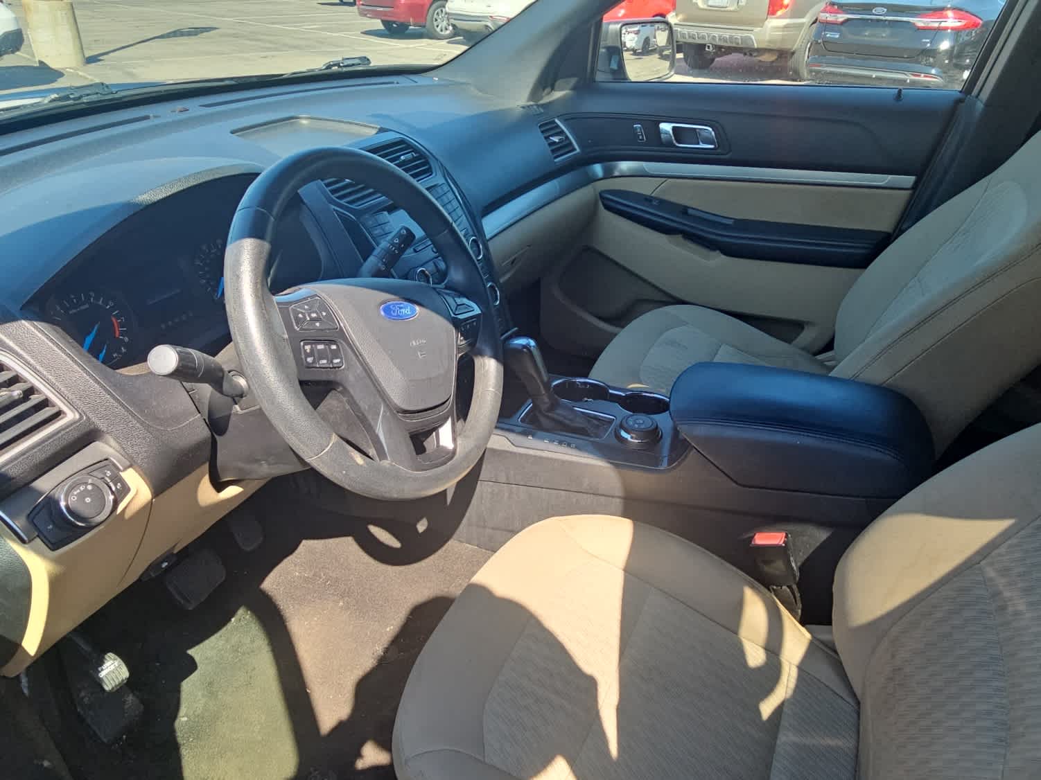 Thumbnail: 2017 Ford Explorer - 15