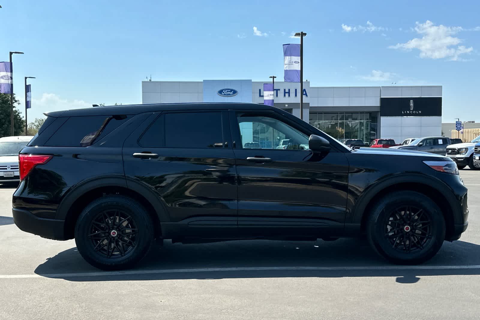 Thumbnail: 2022 Ford Explorer - 9