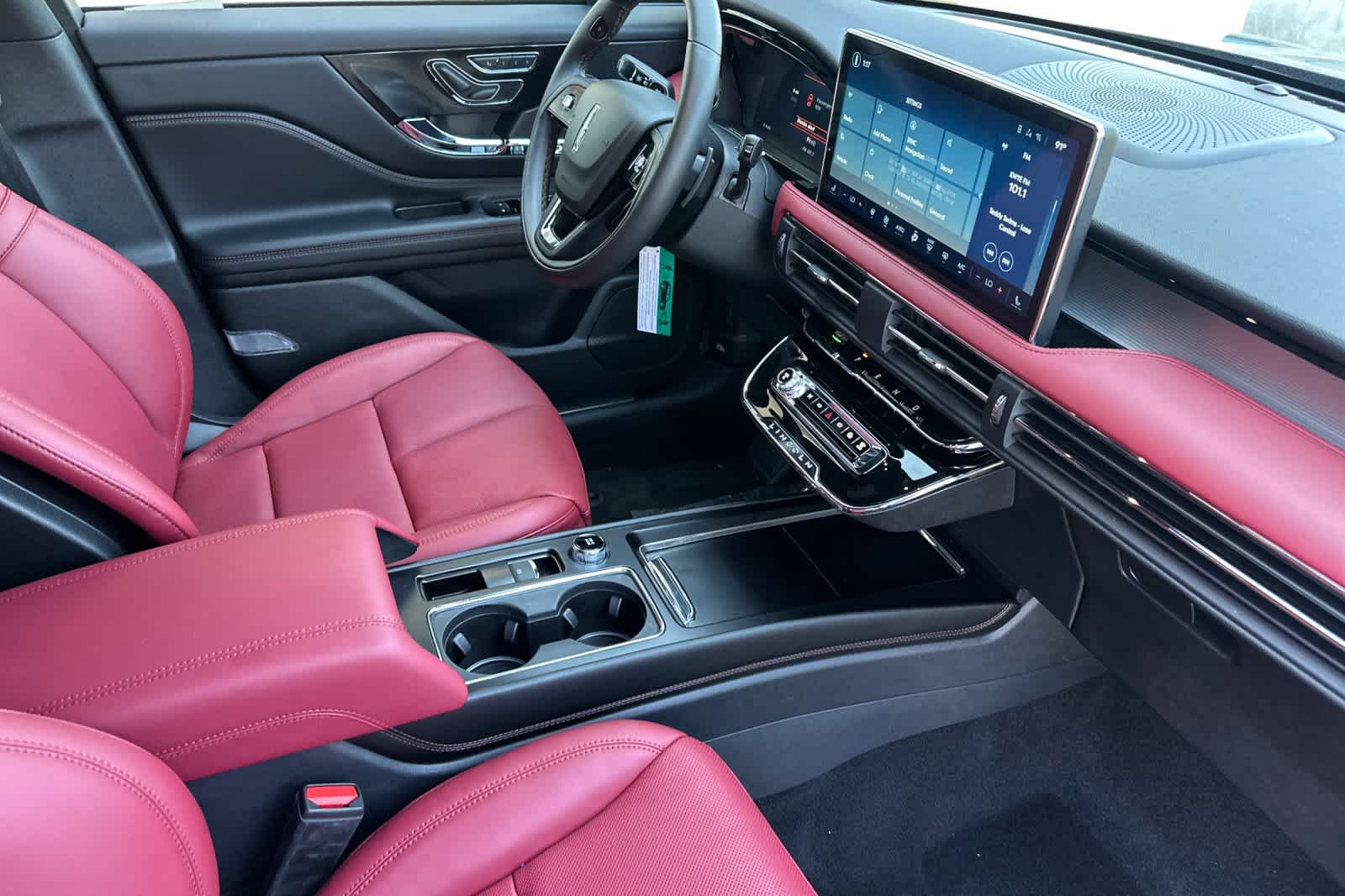 Thumbnail: 2025 Lincoln Corsair - 17