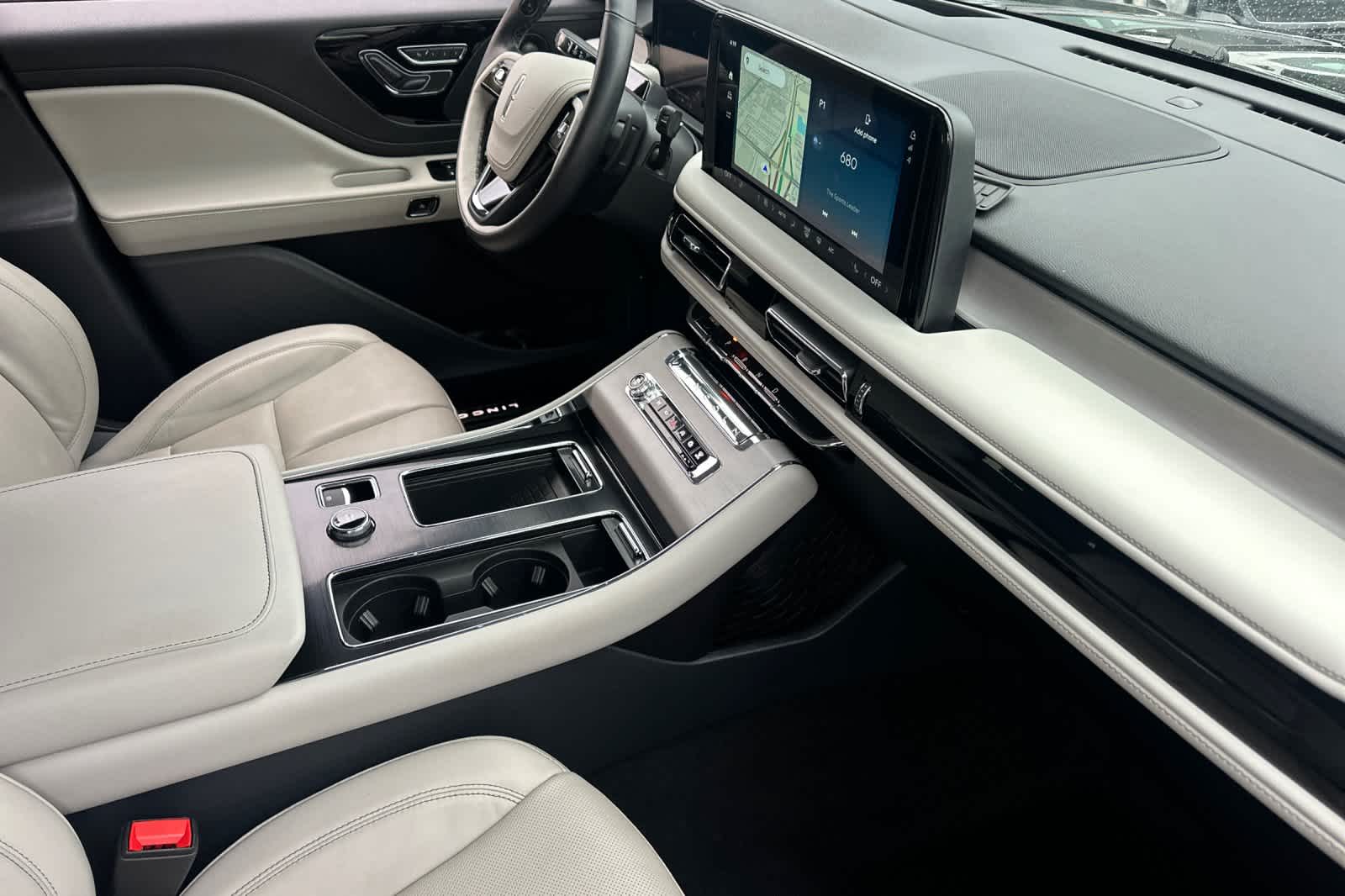 Thumbnail: 2025 Lincoln Aviator - 17