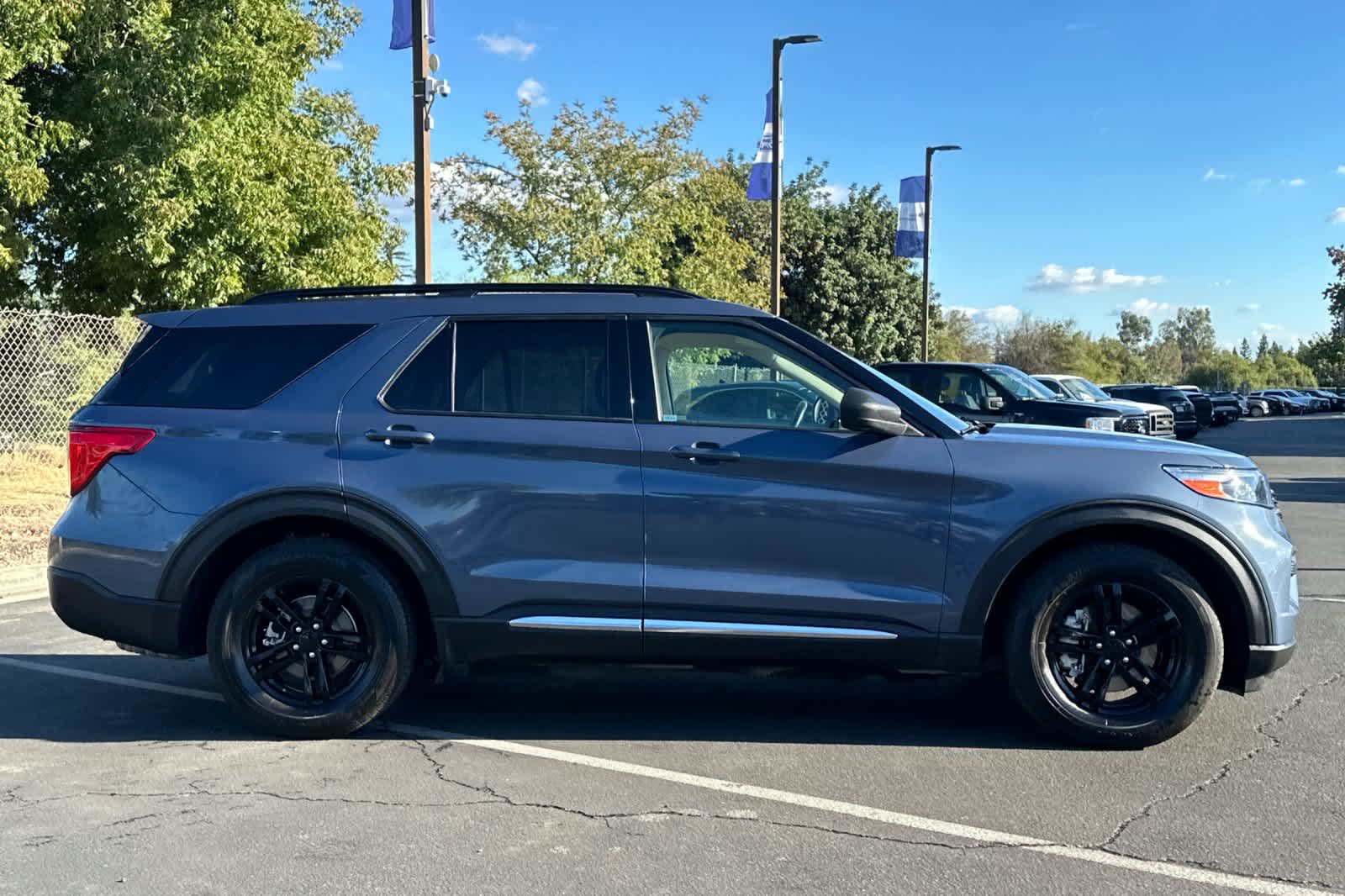 Thumbnail: 2021 Ford Explorer - 9