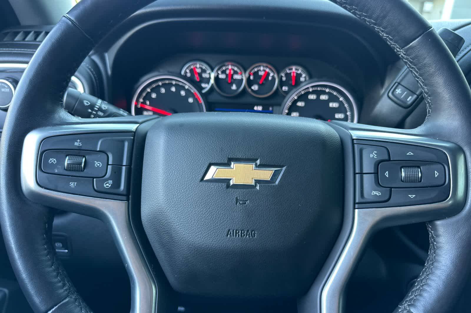 Thumbnail: 2020 Chevrolet Silverado 1500 - 23