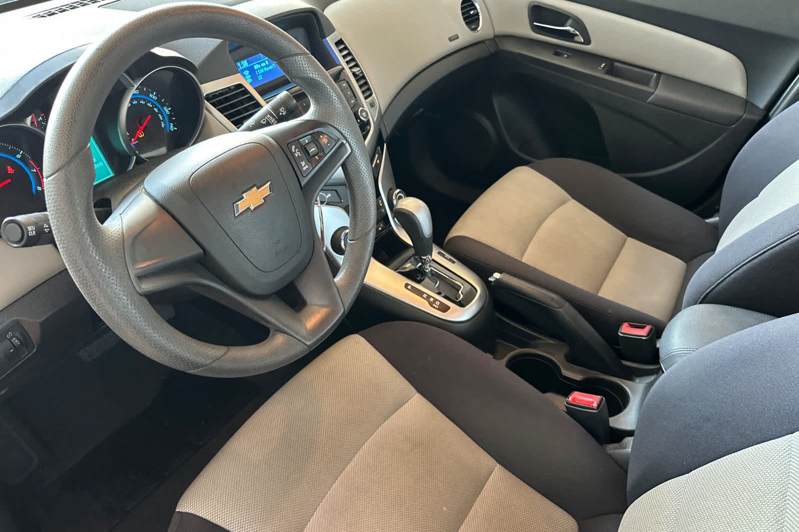 Thumbnail: 2015 Chevrolet Cruze - 11