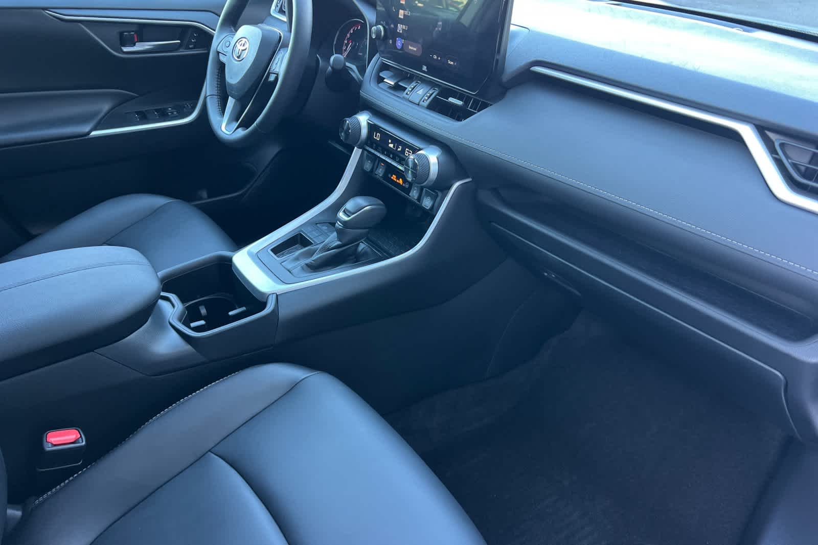 Thumbnail: 2023 Toyota RAV4 - 16