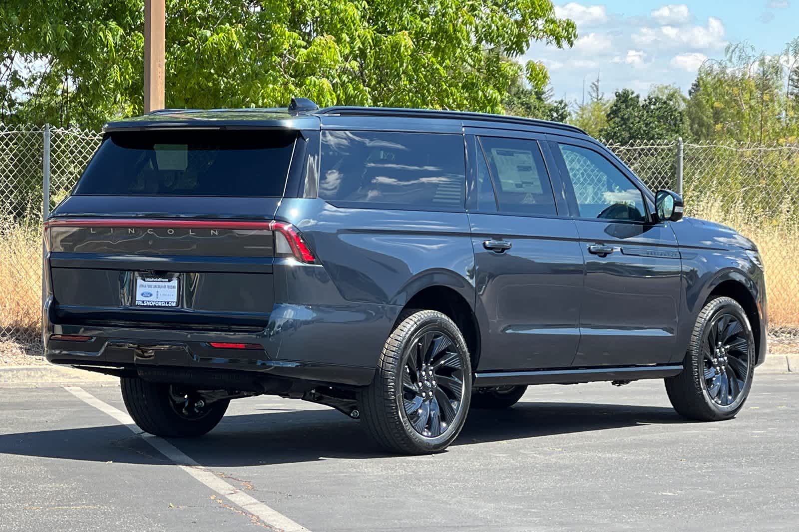 Thumbnail: 2026 Lincoln Navigator L - 2