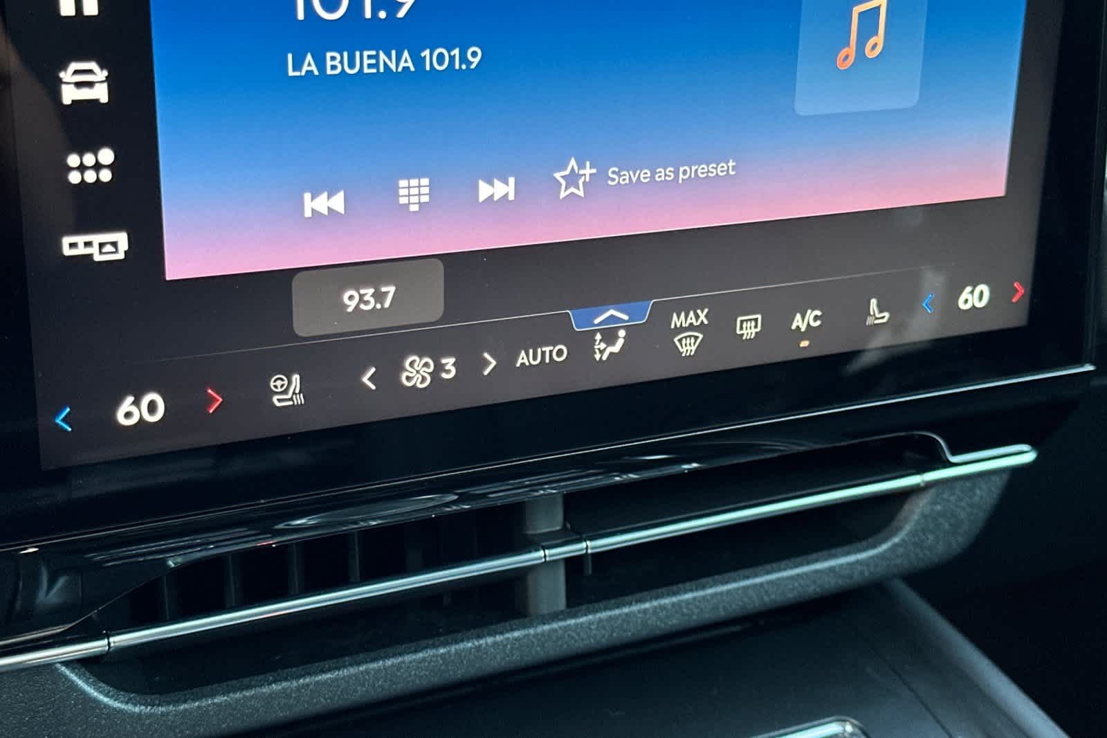 Thumbnail: 2026 Lincoln Nautilus - 21