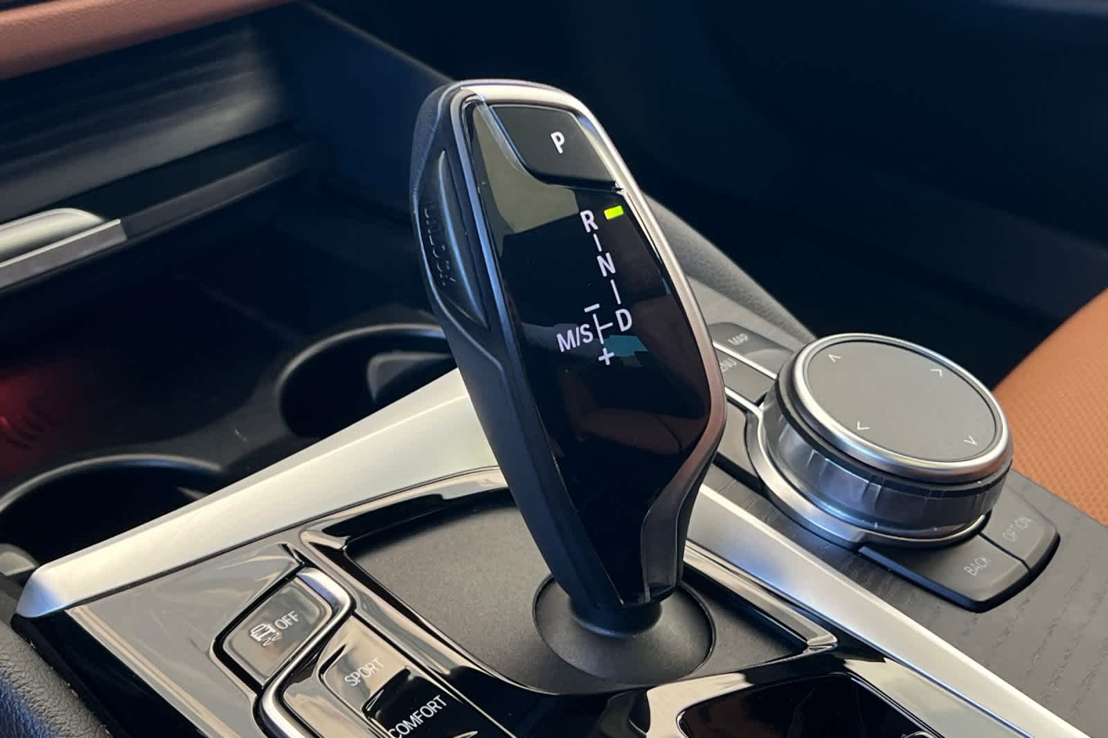 Thumbnail: 2023 BMW 5 Series - 21