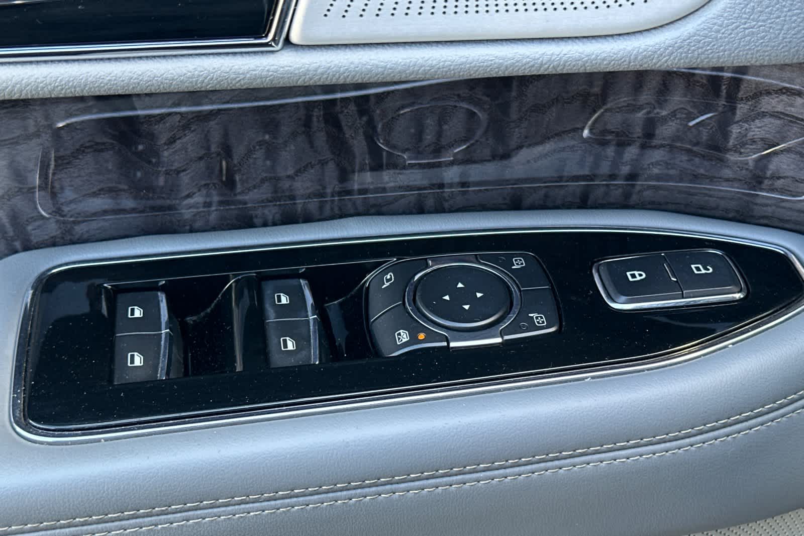 Thumbnail: 2019 Lincoln Navigator L - 13
