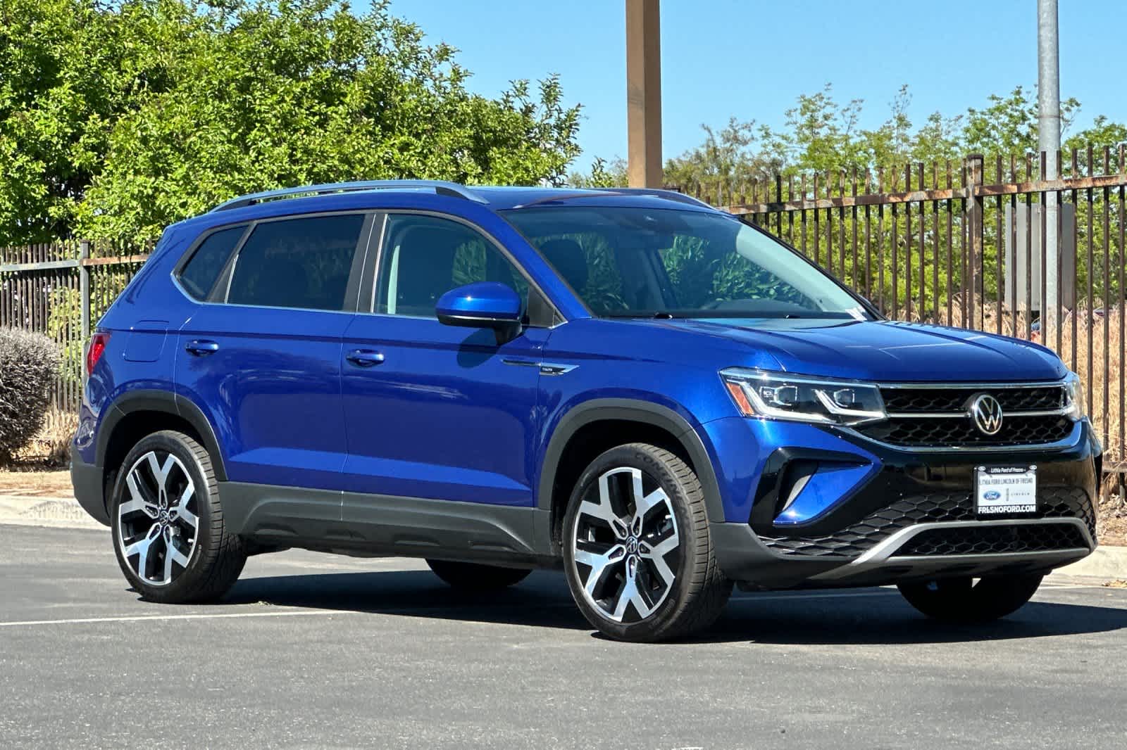 Thumbnail: 2022 Volkswagen Taos - 10