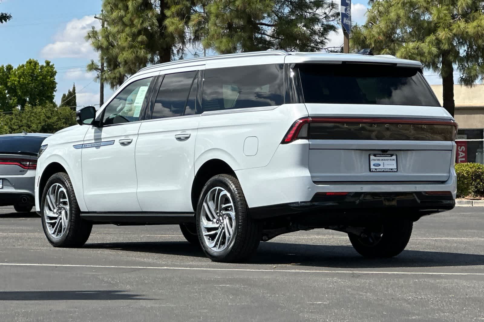 Thumbnail: 2026 Lincoln Navigator L - 6