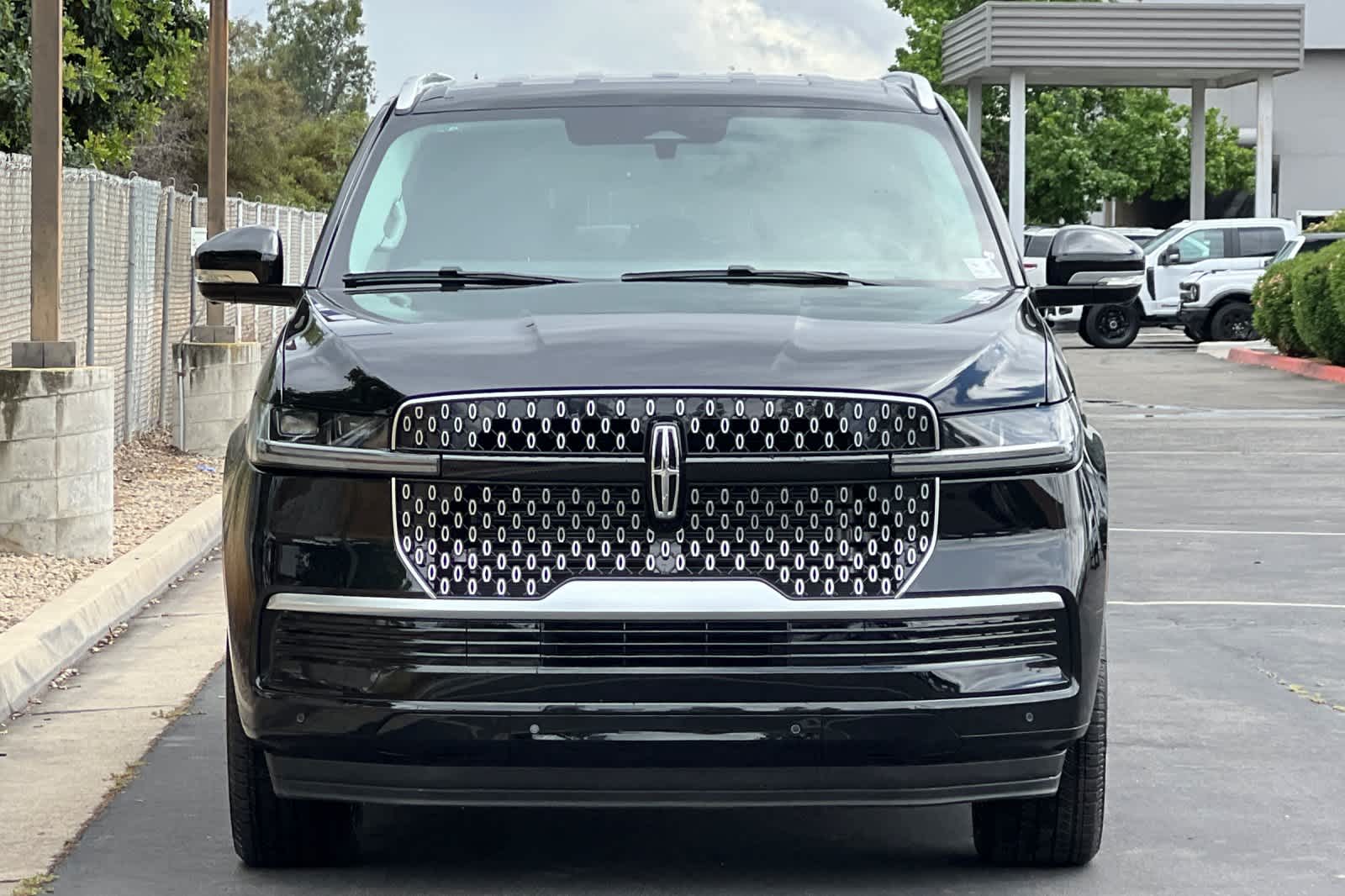 Thumbnail: 2026 Lincoln Navigator L - 11