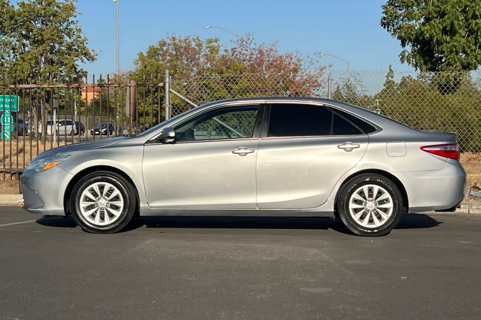 Thumbnail: 2017 Toyota Camry - 5