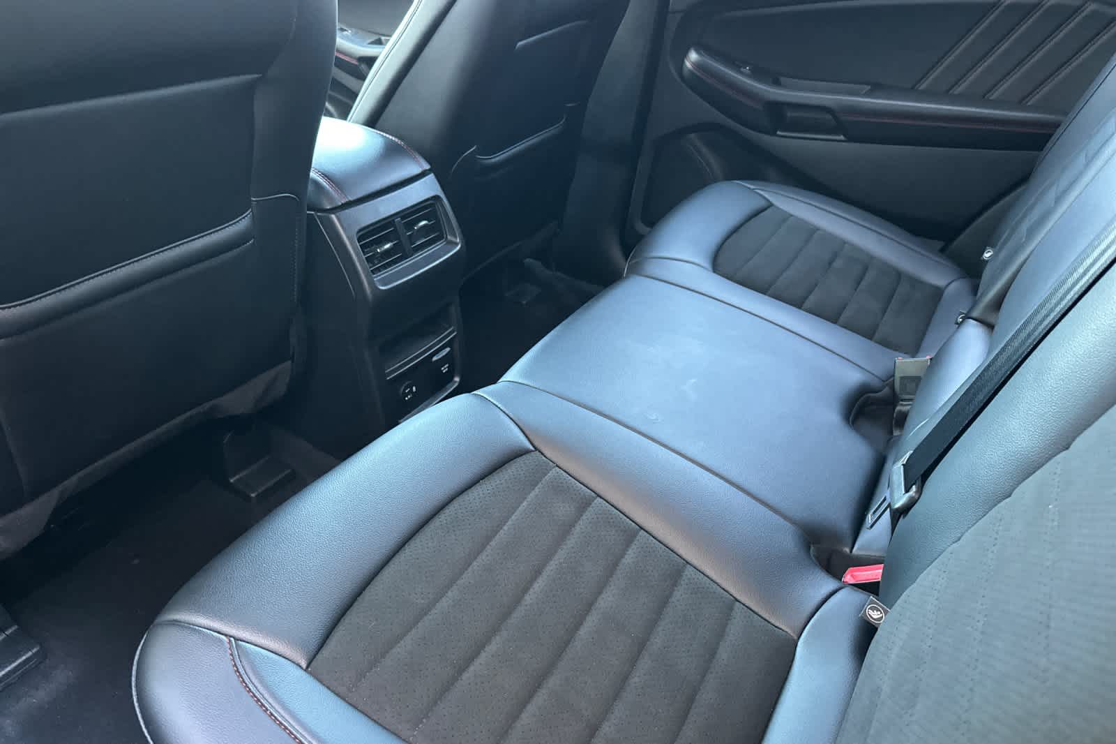 Thumbnail: 2021 Ford Edge - 4