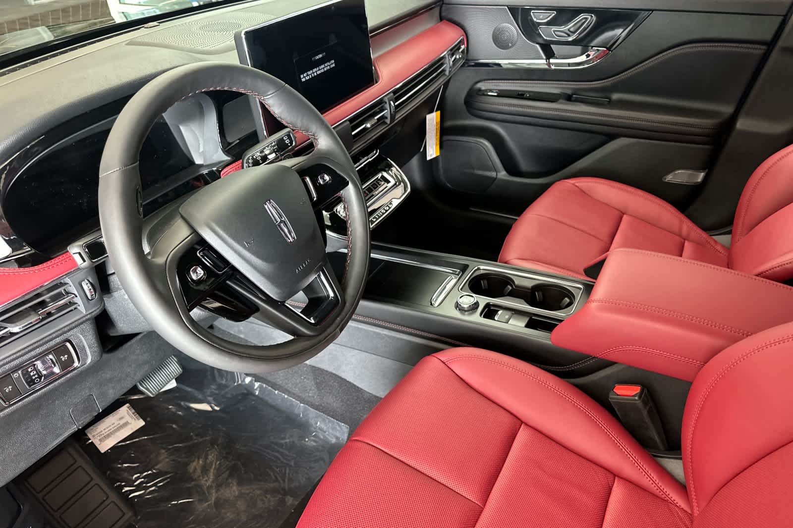 Thumbnail: 2025 Lincoln Corsair - 12