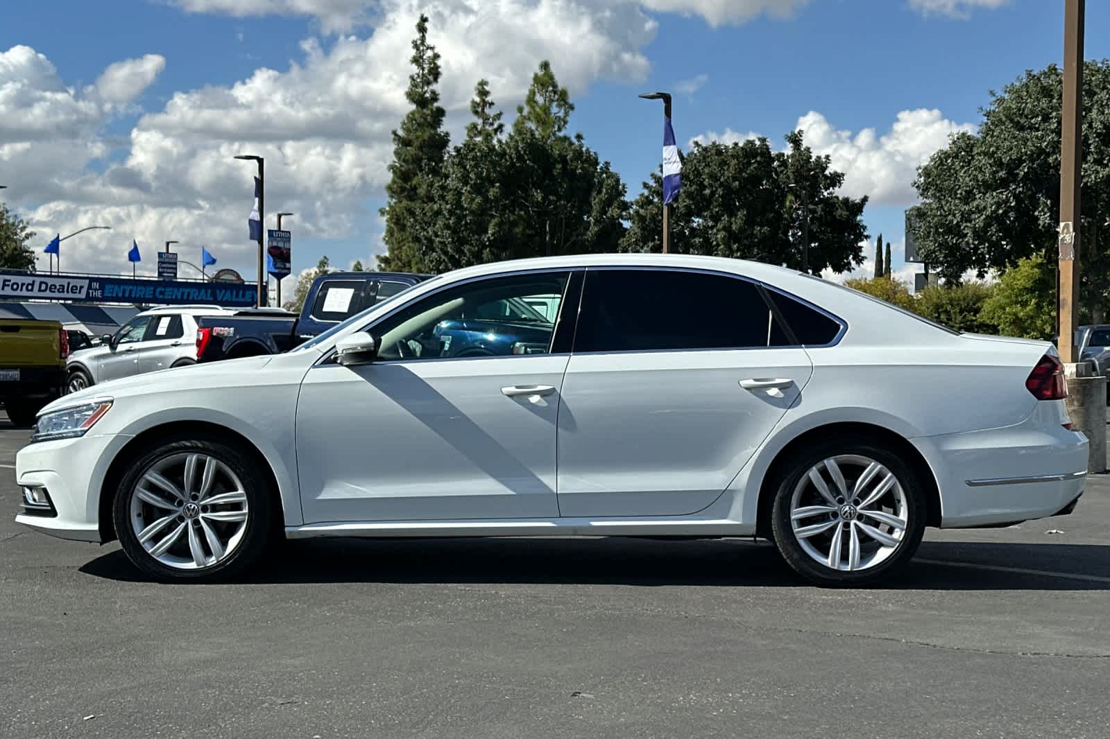 Thumbnail: 2018 Volkswagen Passat - 6