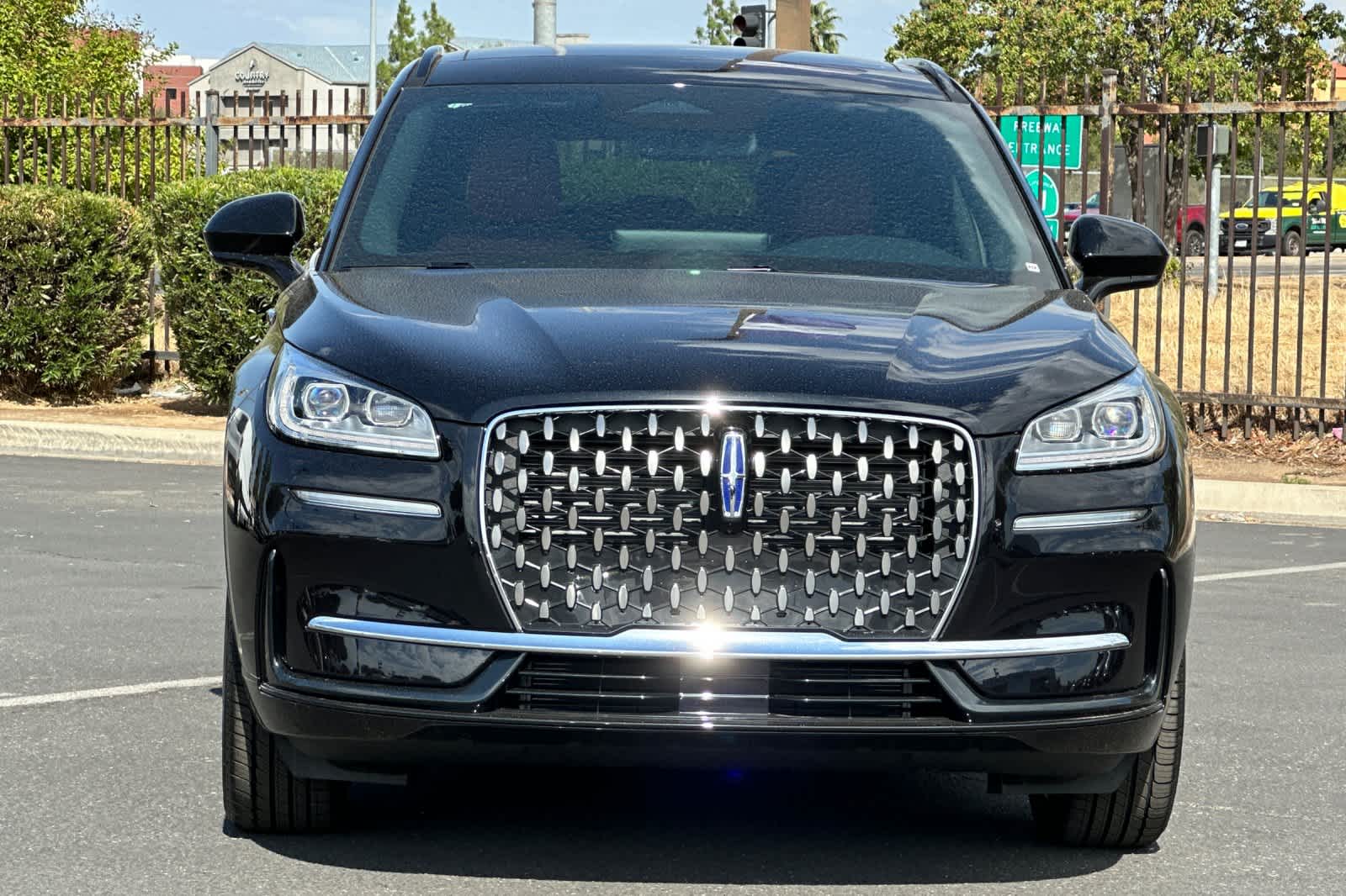 Thumbnail: 2025 Lincoln Corsair - 11