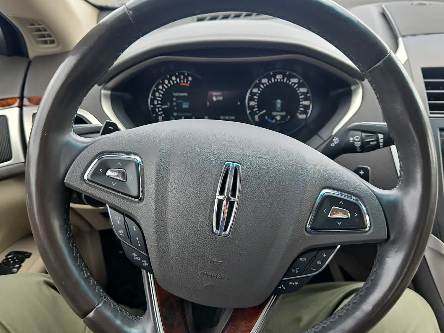 Thumbnail: 2016 Lincoln MKZ - 15