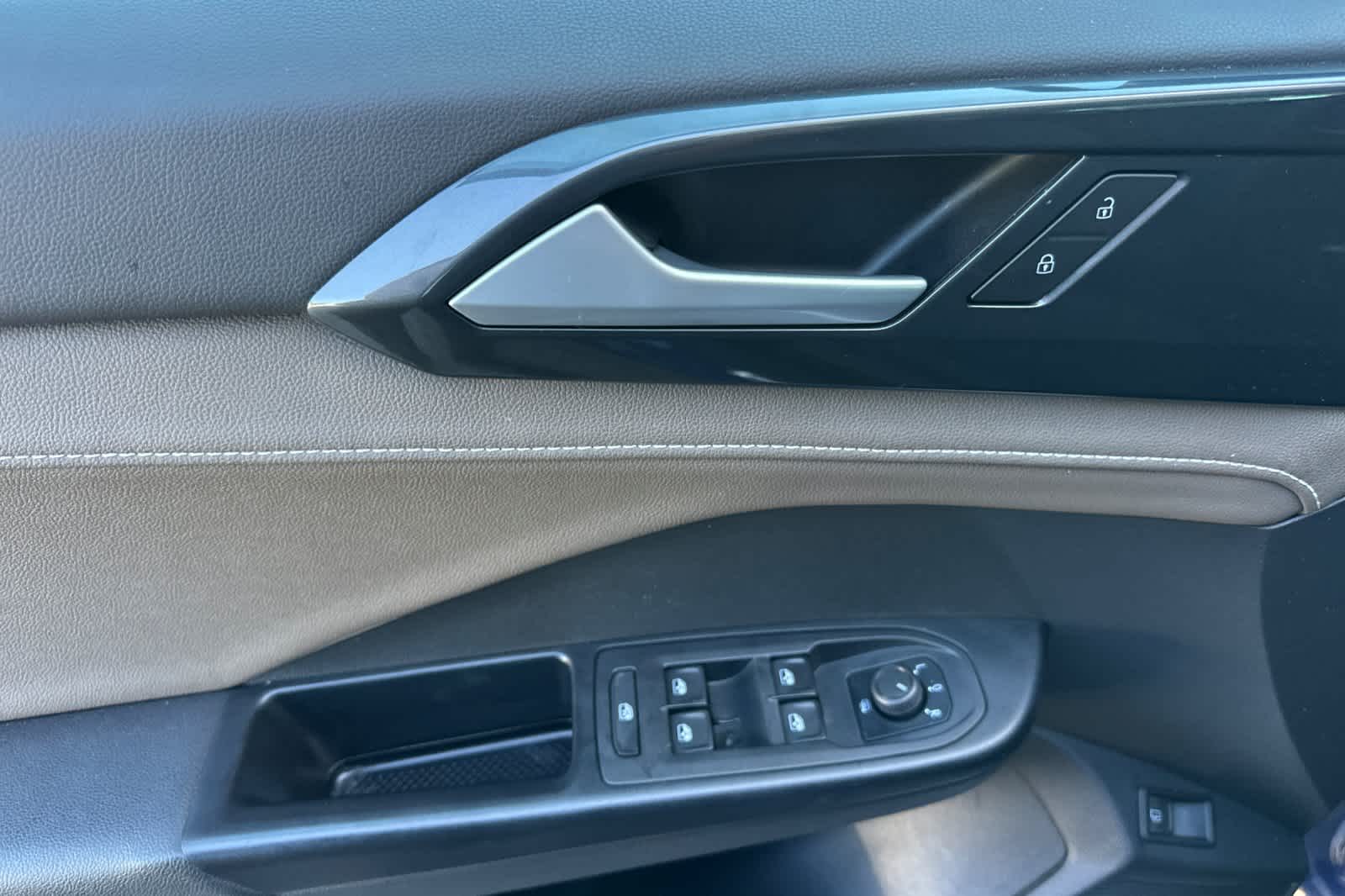 Thumbnail: 2022 Volkswagen Taos - 13