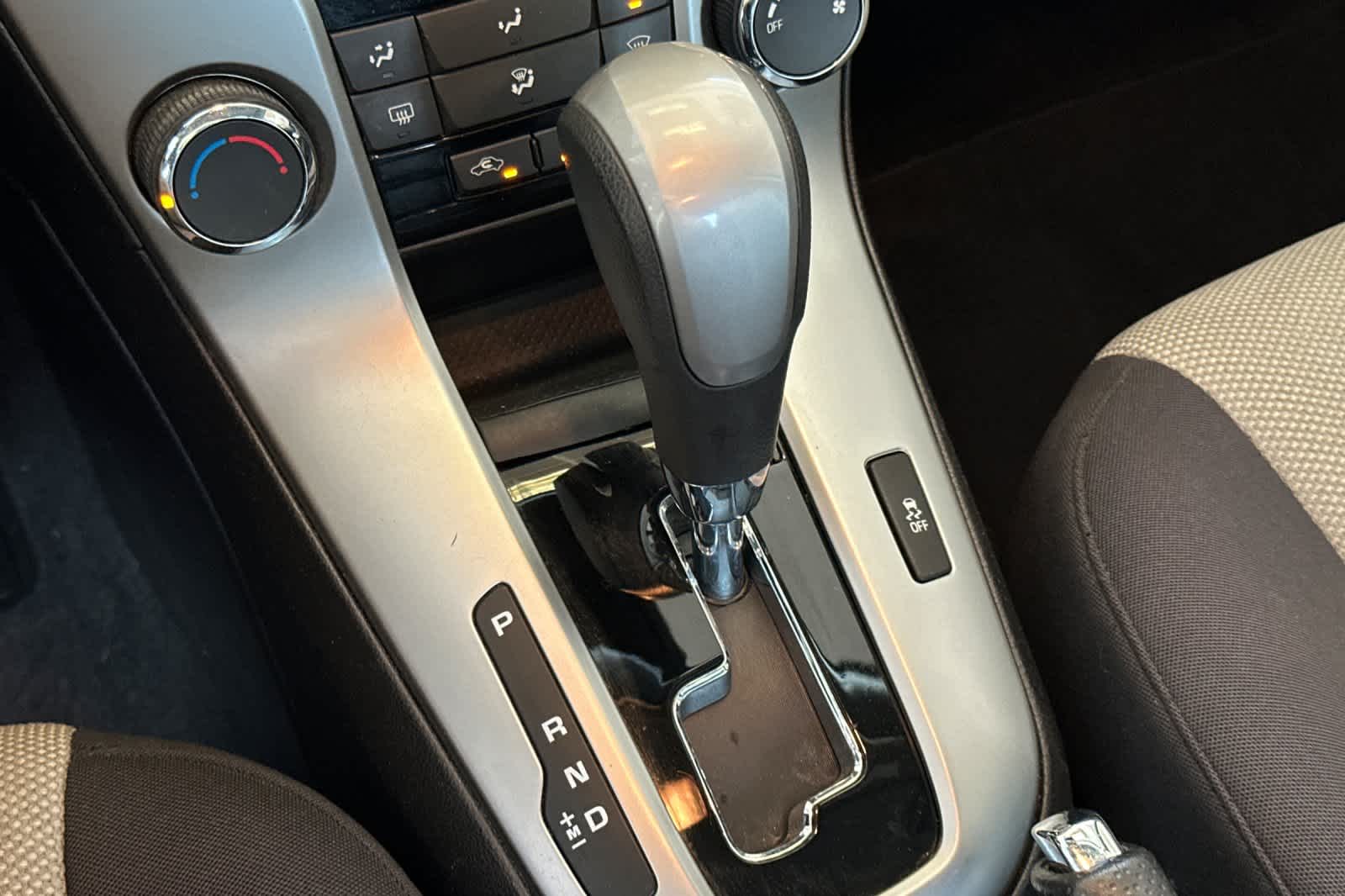 Thumbnail: 2015 Chevrolet Cruze - 19