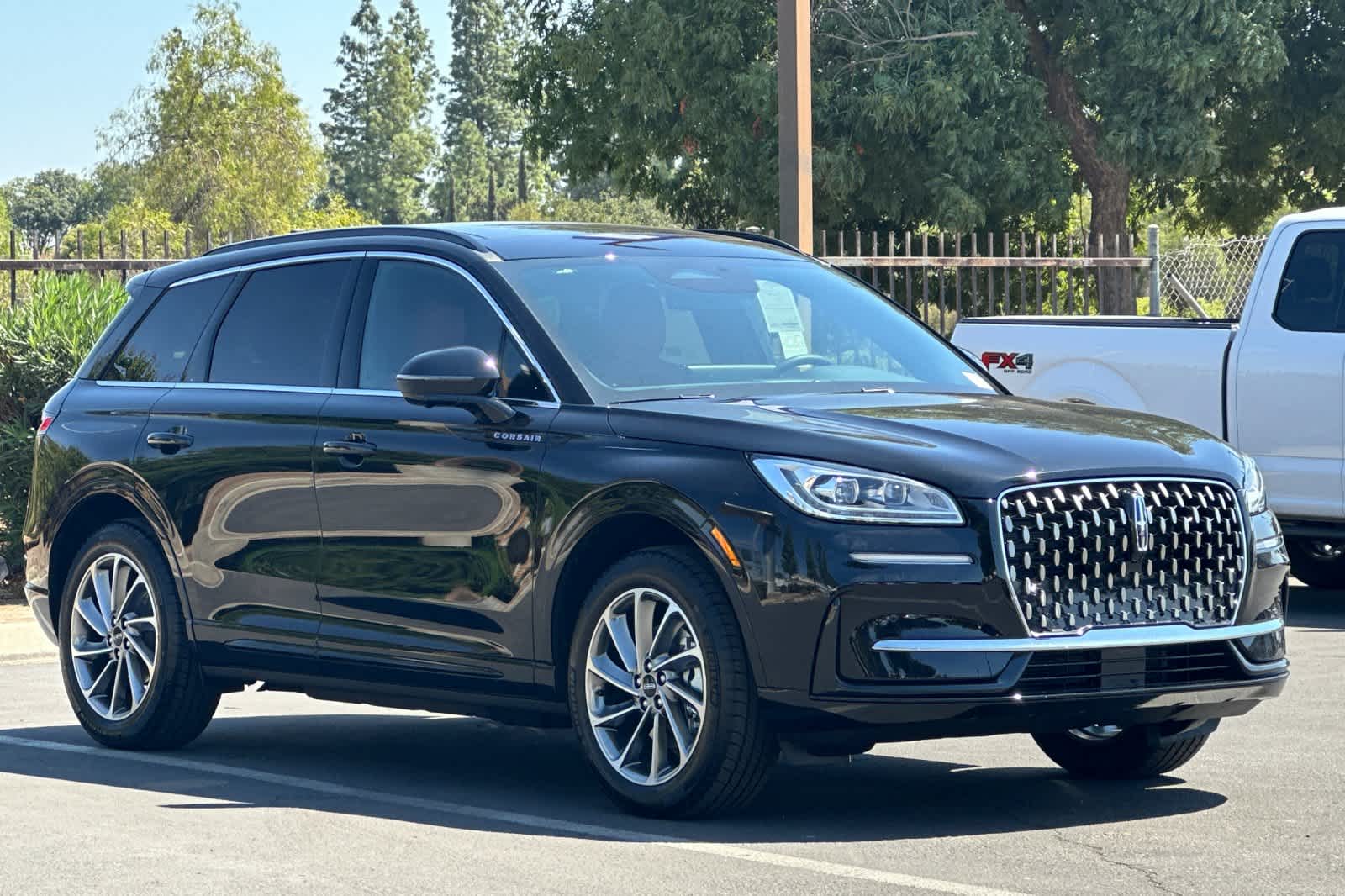 Thumbnail: 2025 Lincoln Corsair - 10