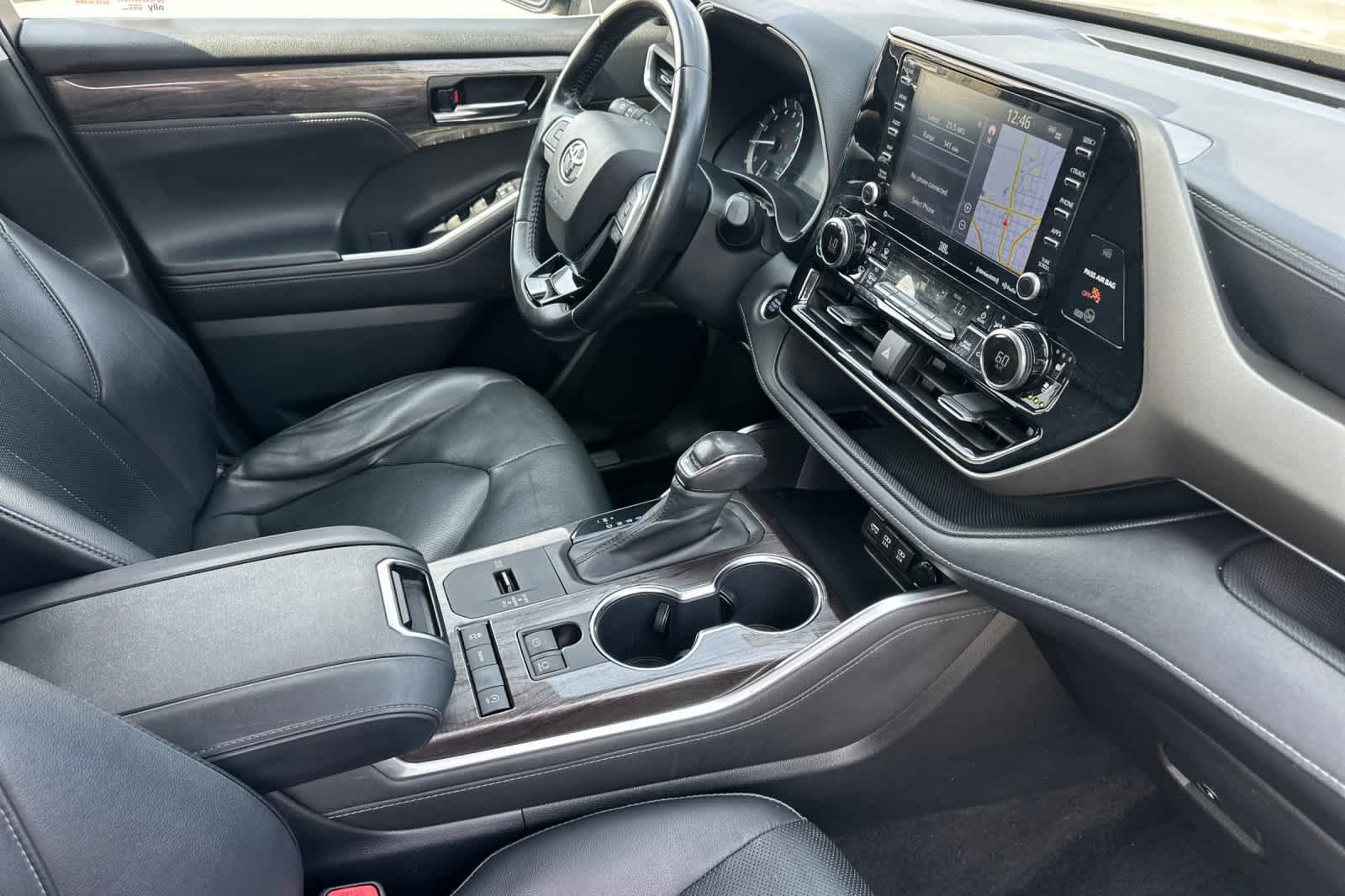 Thumbnail: 2020 Toyota Highlander - 16