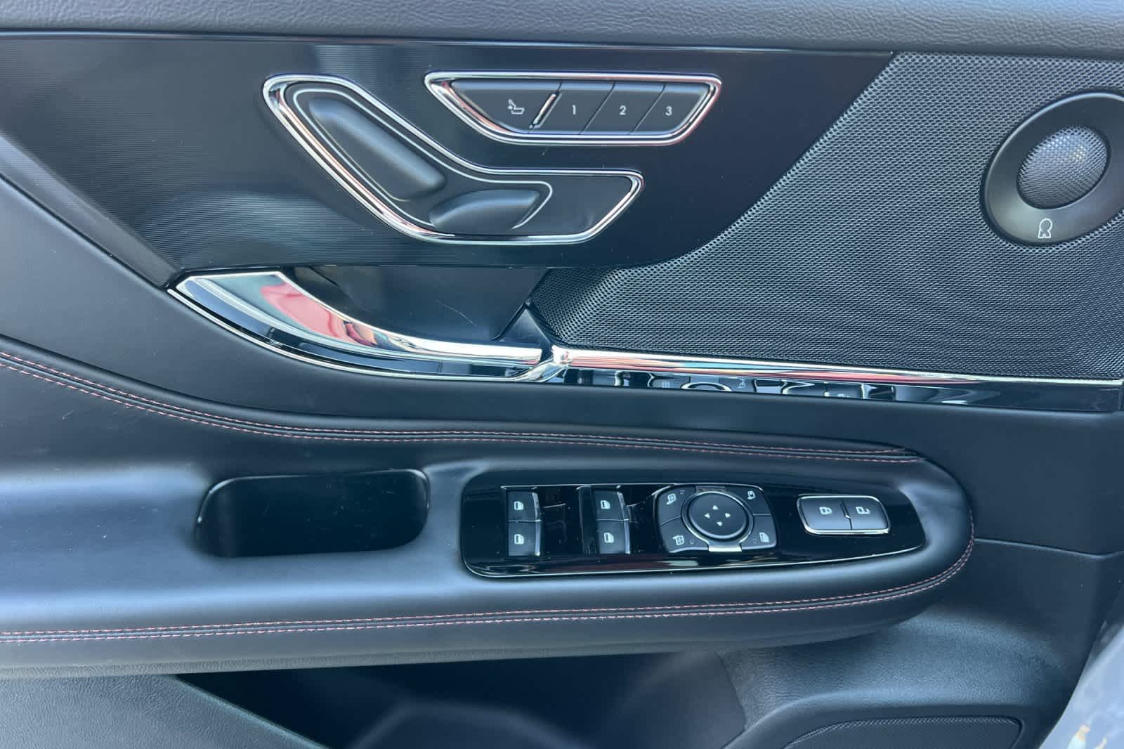 Thumbnail: 2026 Lincoln Corsair - 13