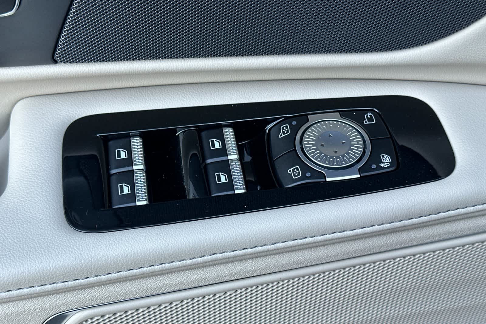 Thumbnail: 2025 Lincoln Nautilus - 13